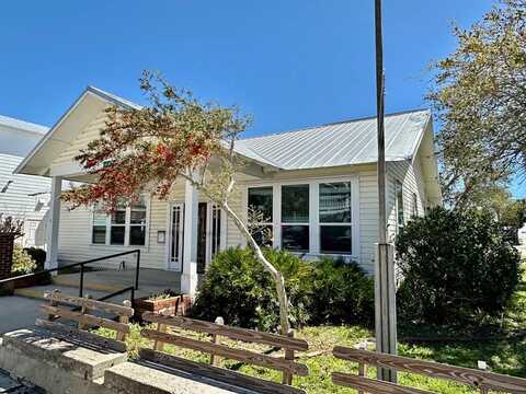 490 2nd St, Cedar Key, FL 32625