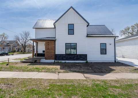 312 N 3rd Avenue, Marshalltown, IA 50158