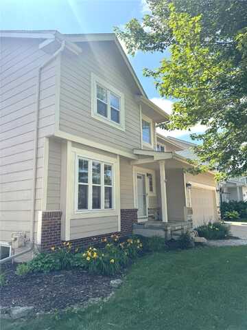 5425 NW 90th Street, Johnston, IA 50131