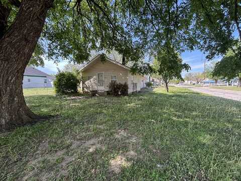 440 E Walnut, Enid, OK 73701