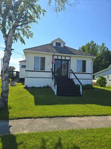 103 N Erie ST, De Tour Village, MI 49725