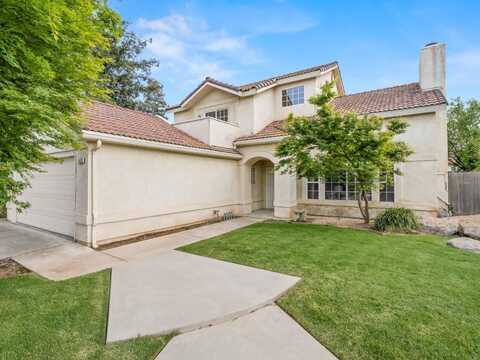 1523 Pryor Drive E, Fresno, CA 93720