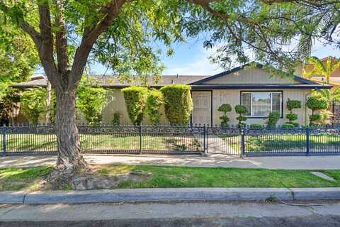 4311 Emerson Avenue N, Fresno, CA 93705