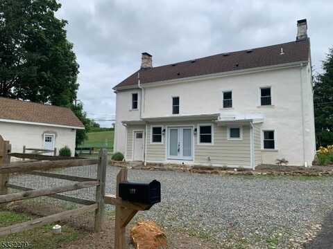 200 Maple Ln, Lebanon, NJ 07830