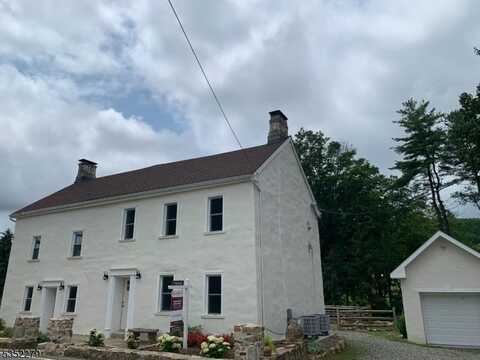200 Maple Ln, Lebanon, NJ 07830