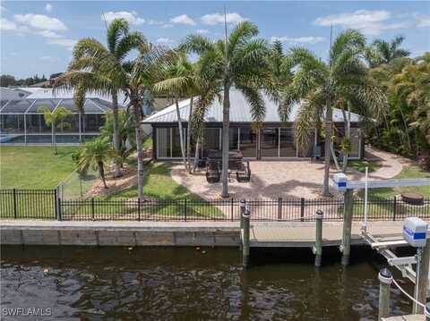 2020 Aruba Avenue, Fort Myers, FL 33905