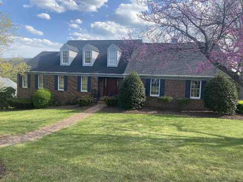 1605 SUMMIT DR, WAYNESBORO, VA 22980