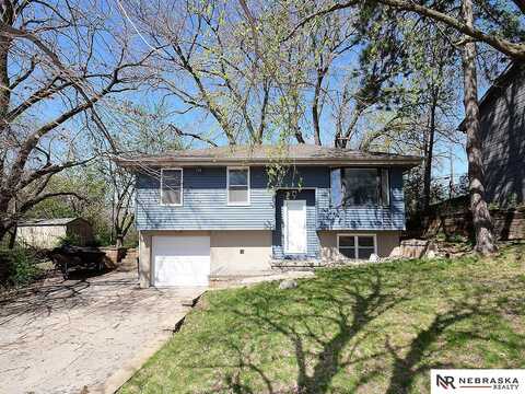 6120 N 68th Street, Omaha, NE 68104