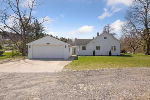 9488 68th Street SE, Alto, MI 49302