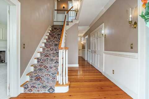 327 N Sycamore Street, Marshall, MI 49068