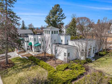 704 W Ludington Ave, Ludington, MI 49431