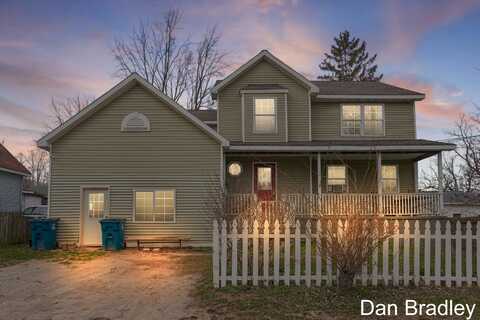 213 E Lake Street, Crystal, MI 48818