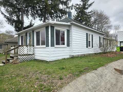 310 E Coffern Avenue, Greenville, MI 48838