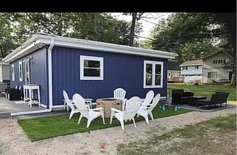 2676 Russell Drive, Wayland, MI 49348