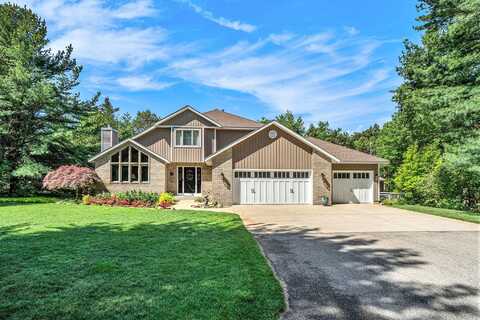 5159 Coltons Run, West Olive, MI 49460