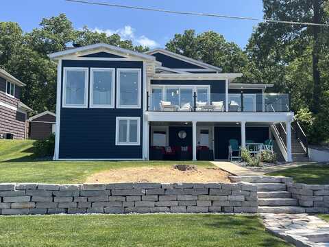 940 E Eagle Lake Drive, Kalamazoo, MI 49009