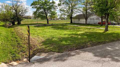 329 E Alice Street, Mount Vernon, MO 65712