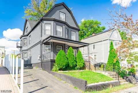 429 Devon St, Kearny, NJ 07032