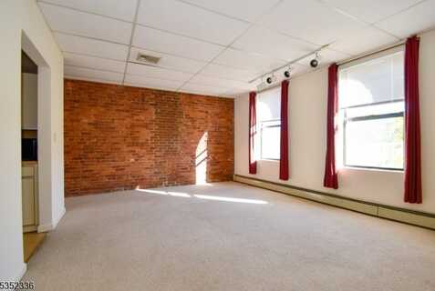 431 Springfield Ave. Unit 6, Summit, NJ 07901