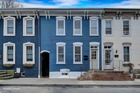 27 Swan St, Lambertville, NJ 08530