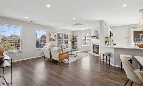 57 Cornerstone Ln, Newark, NJ 07103