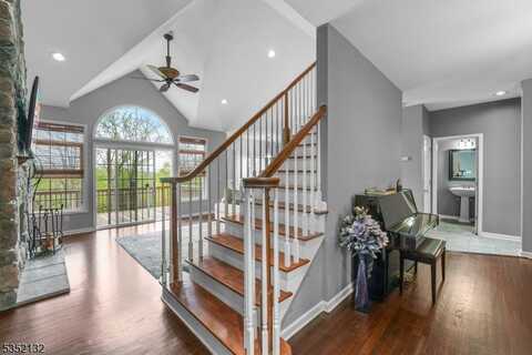 43 Bracken Hill Rd, Hardyston, NJ 07419