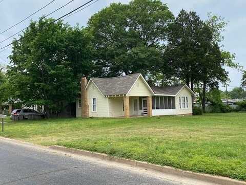 302 College St, Athens, TX 75751