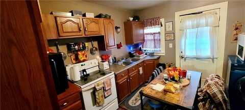 124 W 3rd Avenue, Garnett, KS 66032