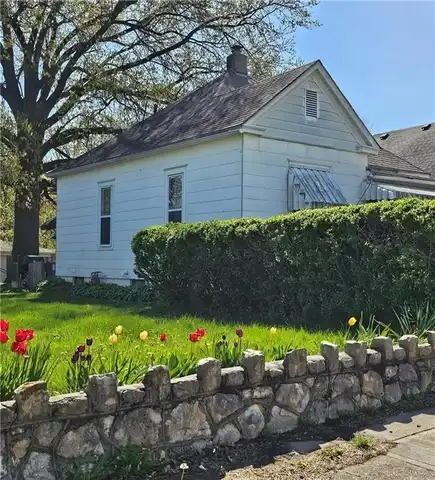 1445 N 11th Street, Saint Joseph, MO 64501