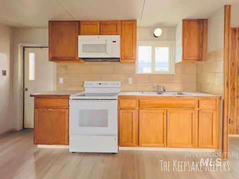 340 E 8th N, Mountain Home, ID 83647