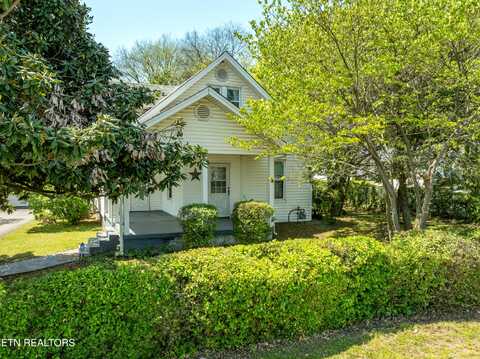102 Oakdale St, Maryville, TN 37801