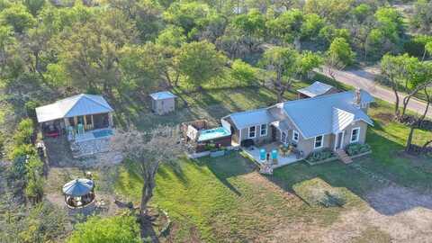 283 N Second St, Harper, TX 78631