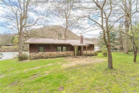 356 Joes Road, Bomont, WV 25164