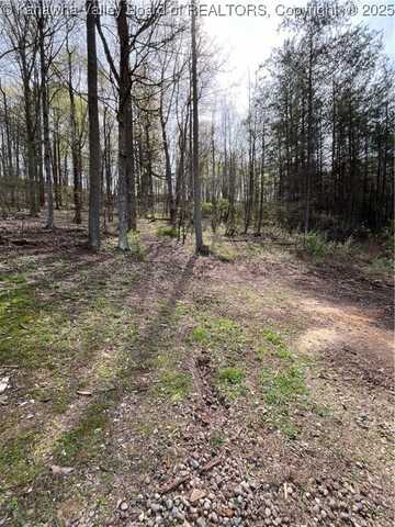 25 Pinson Drive, Winfield, WV 25213