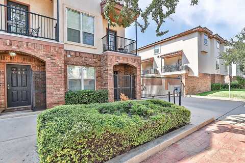 2105 Main Street, Lubbock, TX 79401