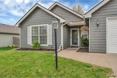 535 N Salsbury Court, Lawrence, KS 66049