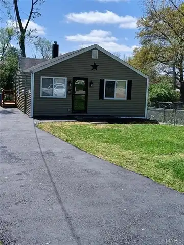 9550 Flora Avenue, Saint Louis, MO 63114