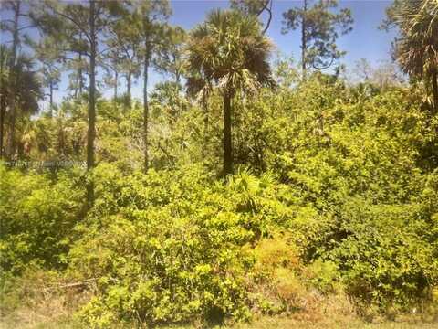 2735 26 Avenue SE, Naples, FL 34117