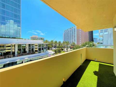 2924 Collins Ave, Miami Beach, FL 33140
