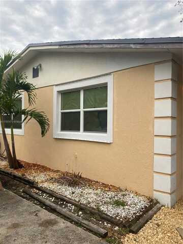2735 NW 6th Ct, Fort Lauderdale, FL 33311