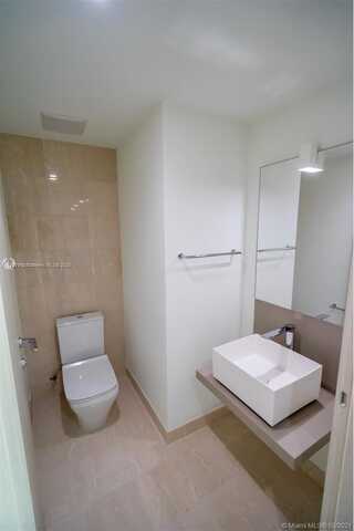 1000 Brickell Plz, Miami, FL 33131