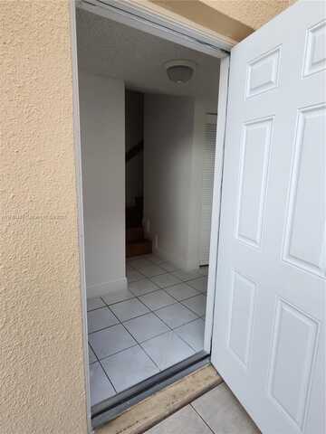 7026 NW 169th St, Hialeah, FL 33015