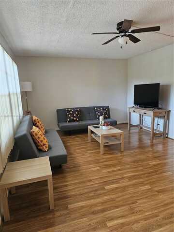 2905 Victoria Pl, Coconut Creek, FL 33066