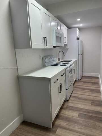 7351 Gary Ave, Miami Beach, FL 33141