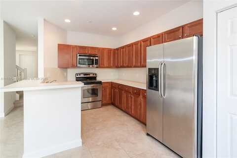 1028 NE 207th Ter, Miami, FL 33179
