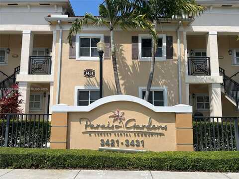 3423 W 80th St, Hialeah, FL 33018