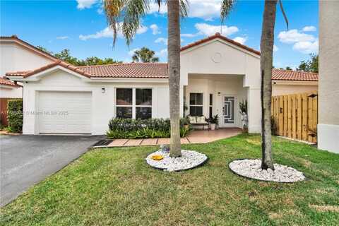 5566 NW 102nd Pl, Doral, FL 33178