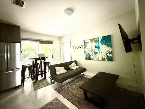 842 SW 14th Ave, Miami, FL 33135