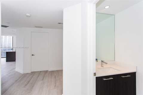 45 SW 9th St, Miami, FL 33130