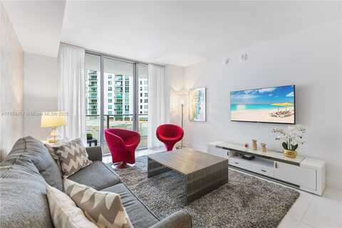 1300 Brickell Bay Dr, Miami, FL 33131